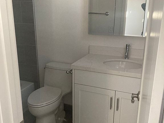 3rd image of 2960-2980 Clairemont Sq #39