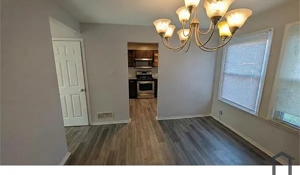 3 bed, 1260 sqft, $2,295 — Photo 2