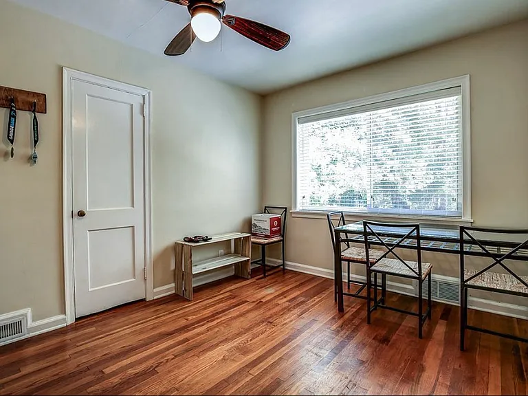 1271 Kingsley Cir NE #B — Photo 6