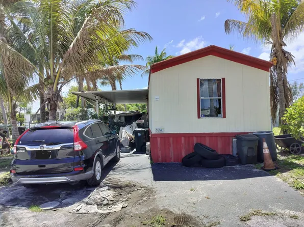 707 Cypress Dr, Lake Worth, FL 33461