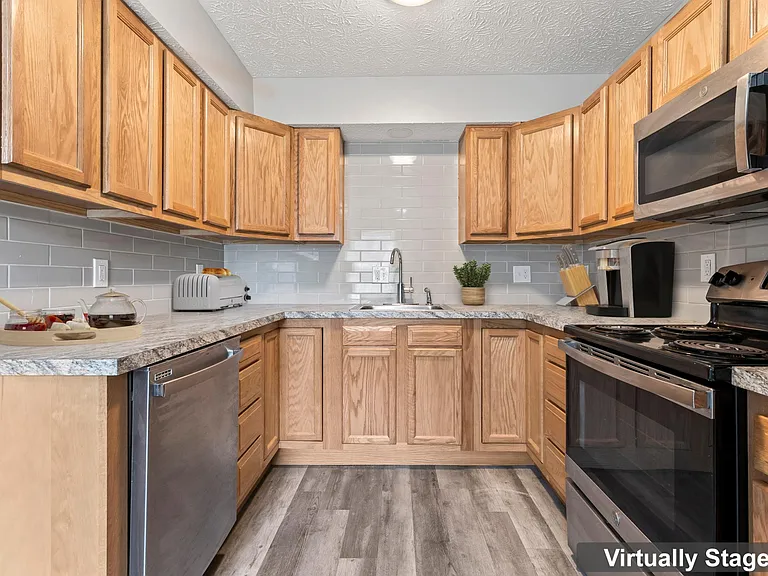 1638 Waterstone Ct — Photo 6