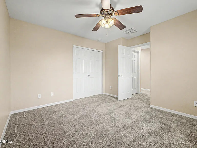 2531 E Eleana Ln — Photo 31