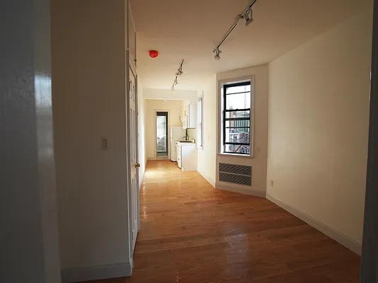 Rented by Sotheby's International Realty | media 28