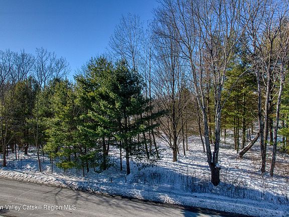 2nd image of 1178 Sleepy Hollow Road