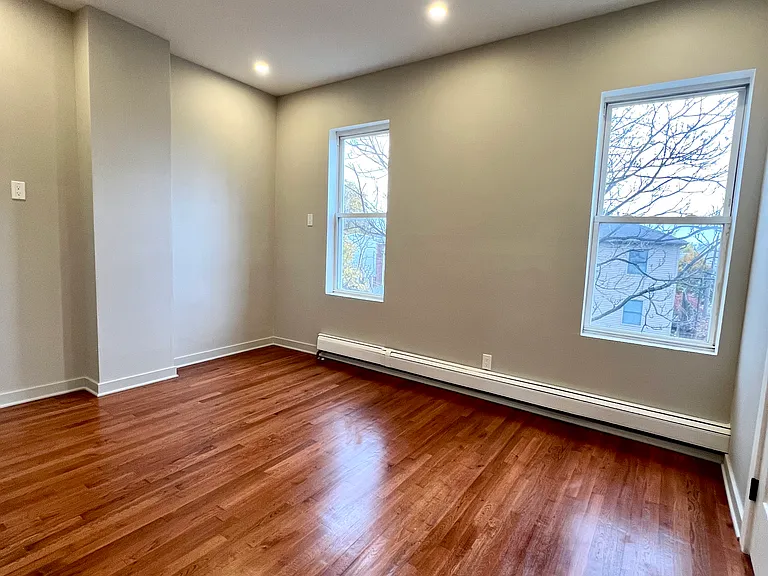 25 Whitman Ave — Photo 22