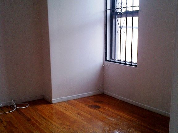 4th image of 102 E 103rd St APT 28