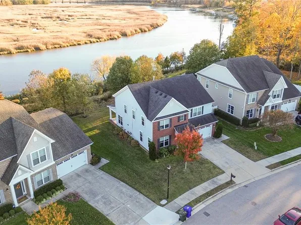 2515 Saint Martin Dr, Suffolk, VA 23434