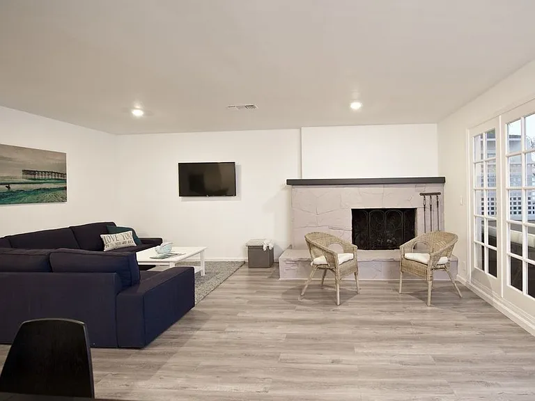 5210 Neptune Ave — Photo 3