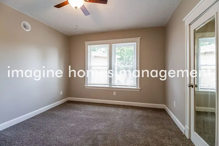 2816 Madison Rd — Photo 10