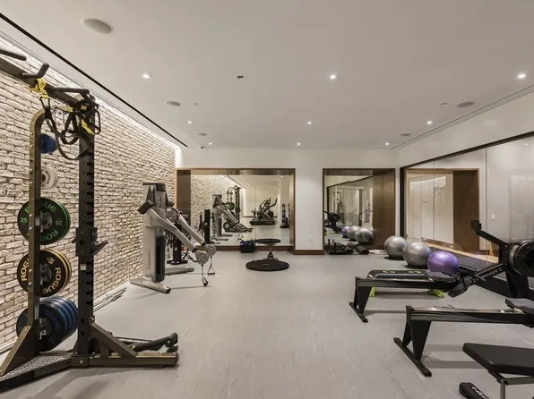 550 Vanderbilt Avenue image 9 of 14