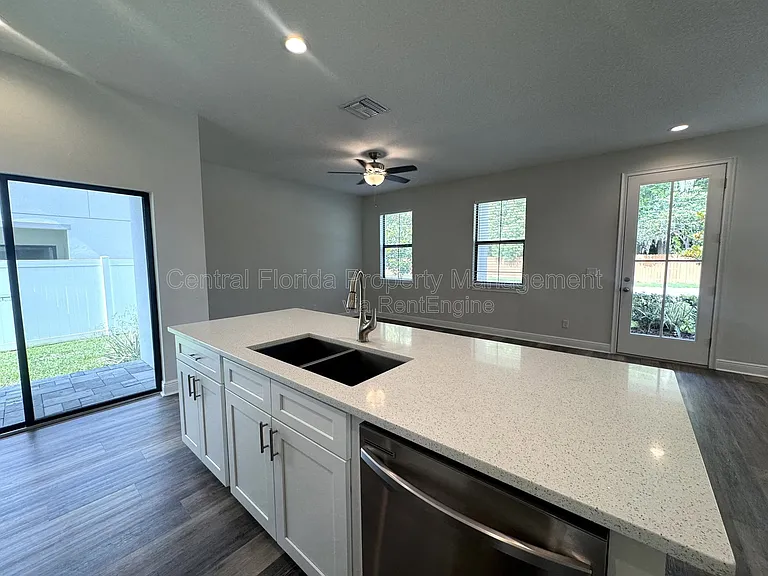 2861 Mayer St — Photo 12
