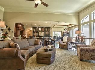 7615 NW Eastside Dr, Weatherby Lake, MO 64152