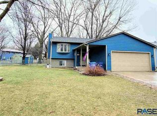 2101 S Fox Trl, Sioux Falls, SD 57103