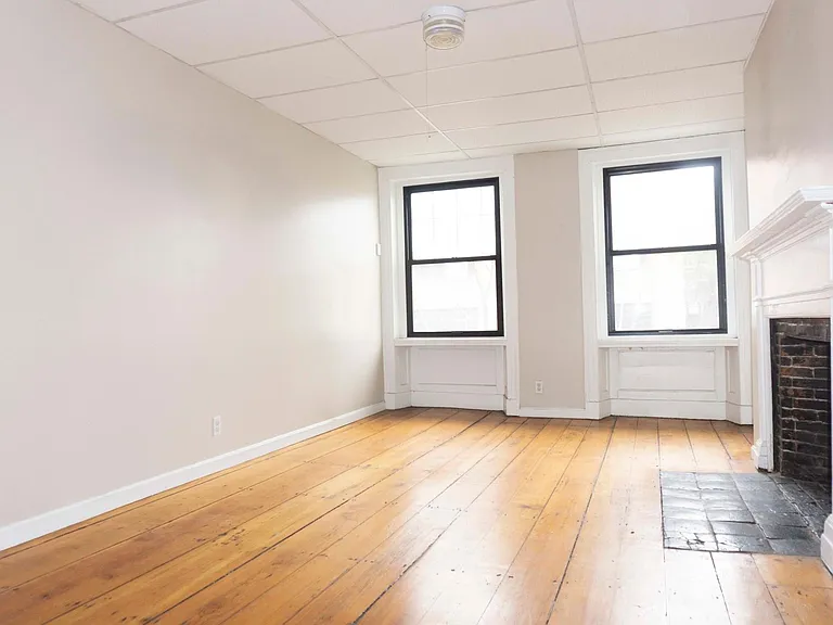 147 Charles St #2 — Photo 10