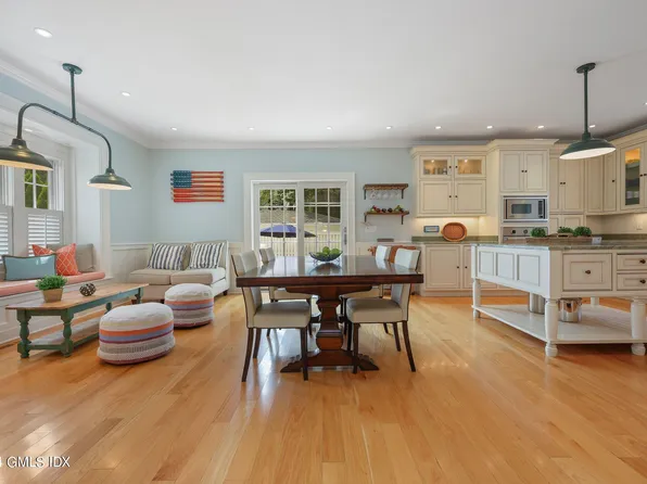 7 Heusted Dr, Old Greenwich, CT 06870