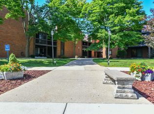 4215 N 100th St UNIT 371-D, Milwaukee, WI 53222