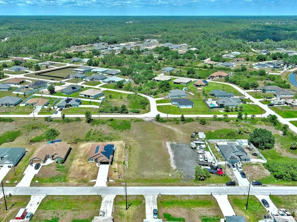 548 Windermere Dr, Lehigh Acres, FL 33972