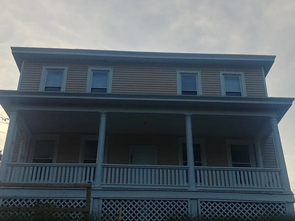 621 N 10th St