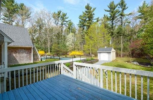 3rd image of 1 Phillips Brook Cir