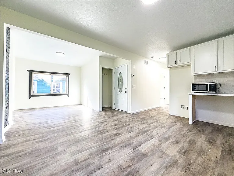 2483 E 89th St #201 — Photo 7