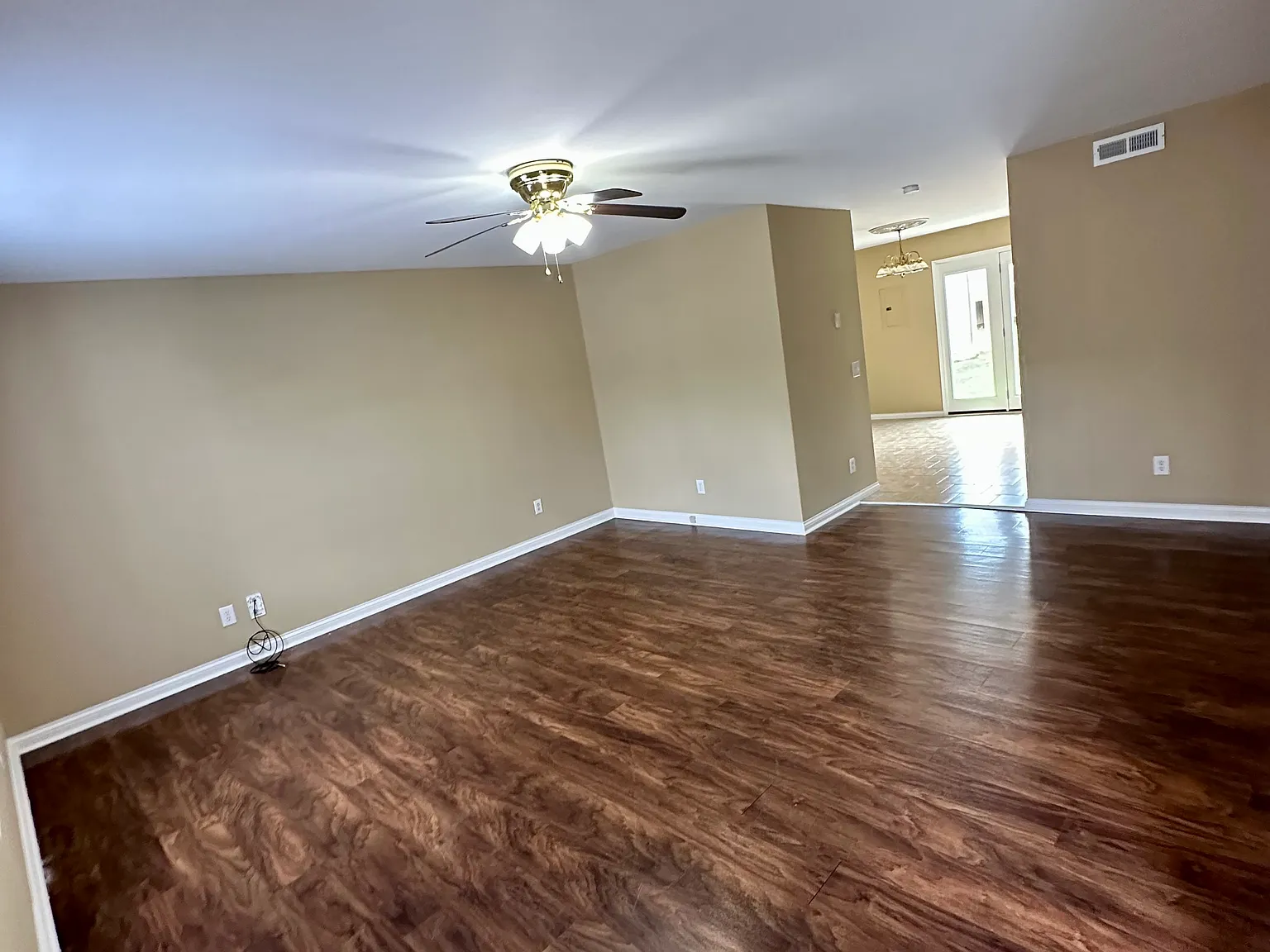 3 bed, 1320 sqft, $1,775 — Photo 4