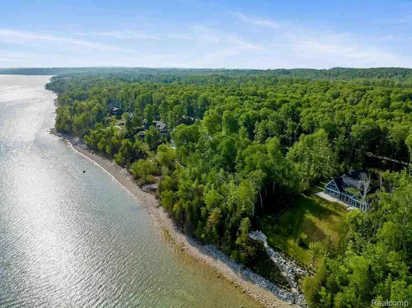 7314 Preserve Dr N, Bay Harbor, MI 49770