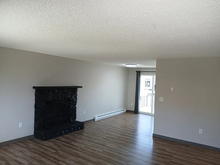 1827 E Glass Ave — Photo 7