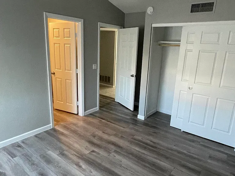 456 E Silver Creek Rd — Photo 18