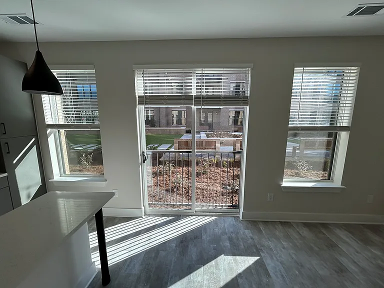 District at Riverside Apartments — Photo 75