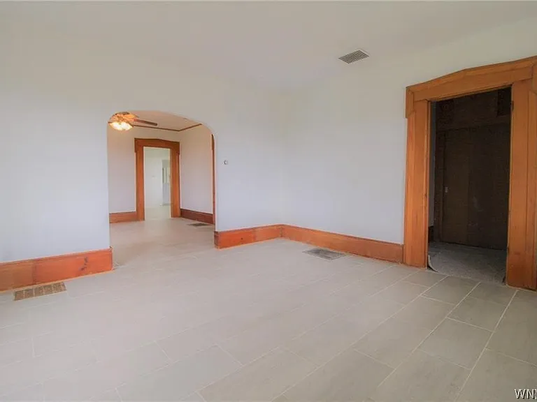 15634 Lakeshore Rd — Photo 8
