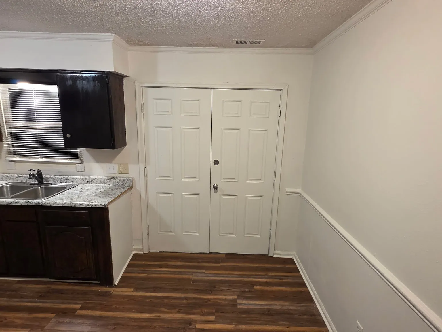 2 bed, 1.5 bath, 1120 sqft, $1,000 — Photo 3