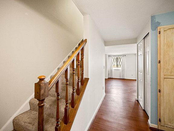 2nd image of 460 Dartmouth Cir