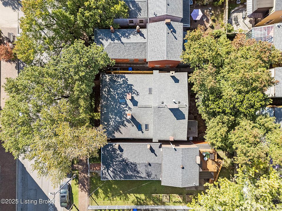 28th image of 1409 E Washington St
