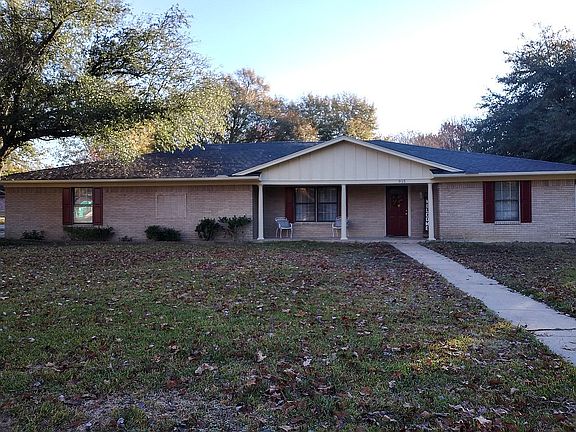 2nd image of 915 Brandyn Pl