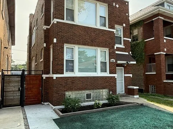 6951 S Artesian Ave, Chicago, IL 60629