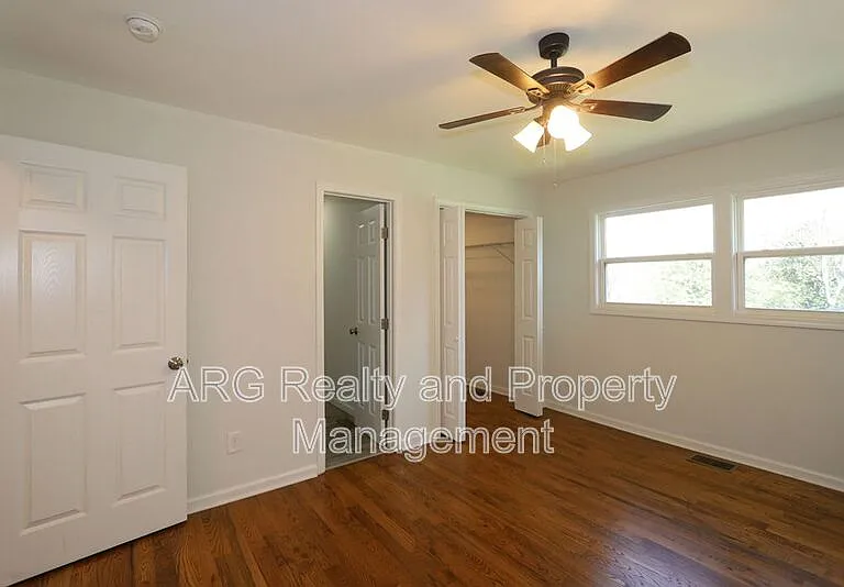 1095 Ira St SW — Photo 21