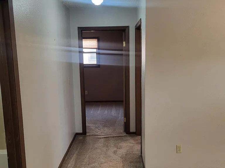 352 Main St — Photo 3