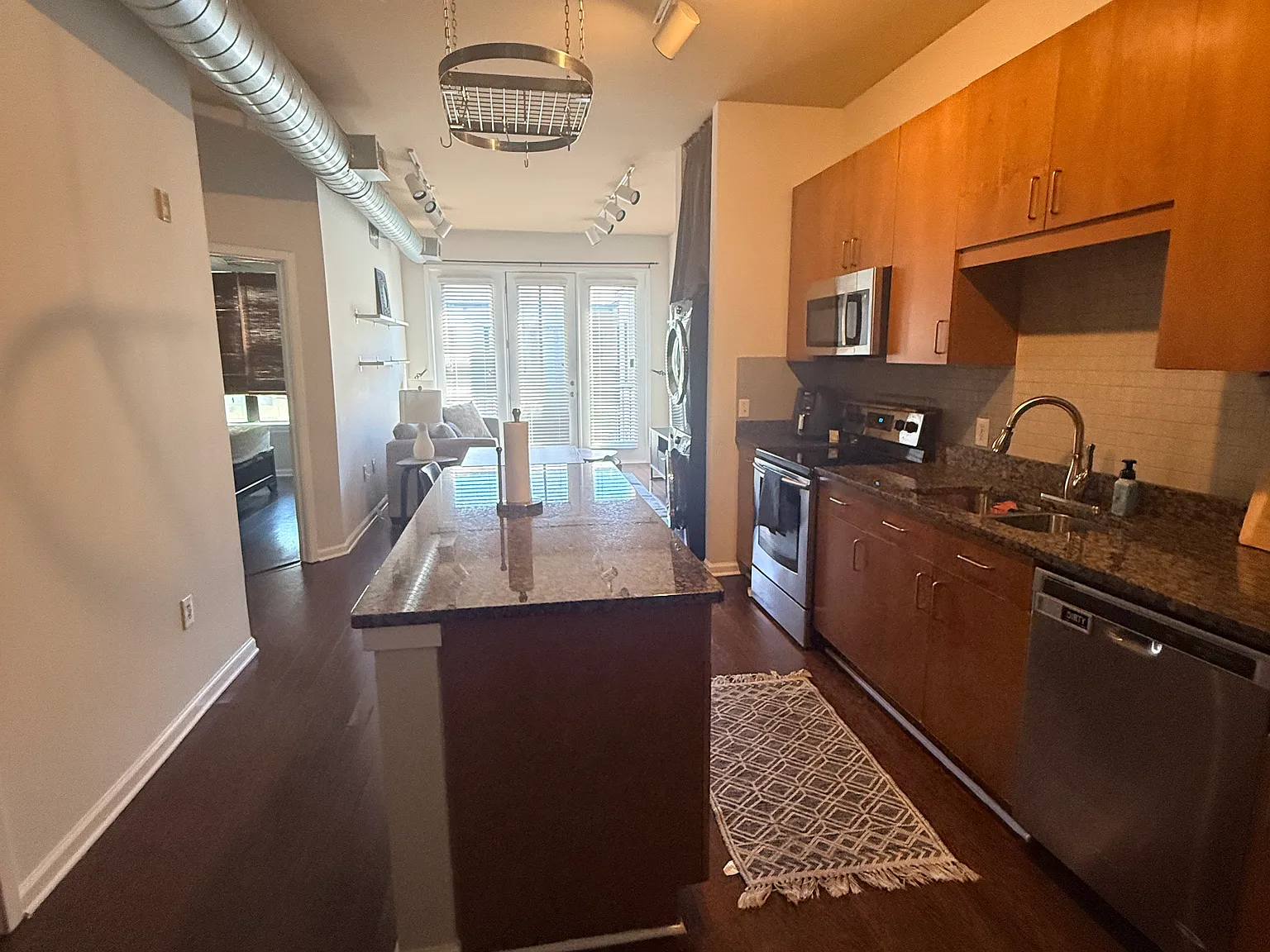 1 bed, 713 sqft, $2,000 — Photo 1