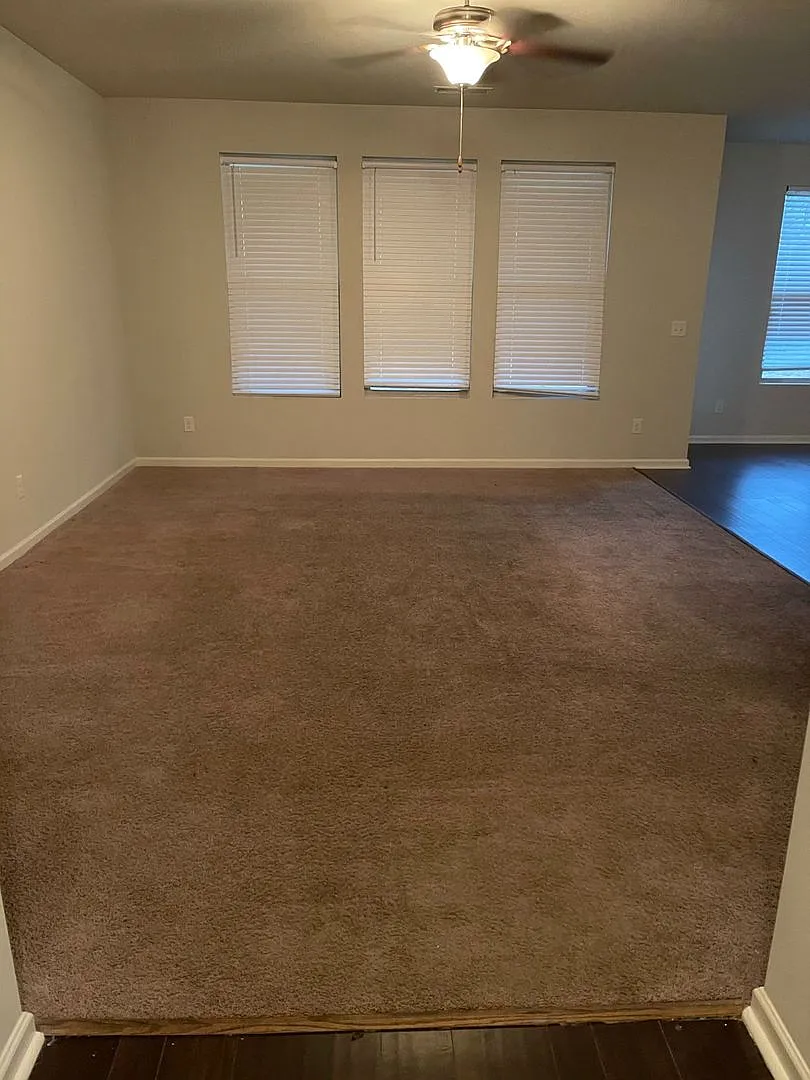 This 2018 beautiful 3 br/2.5 baths is ready for you! — Photo 2