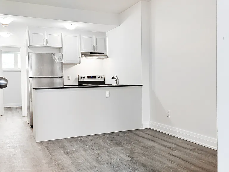 169 Lancaster St W #401 — Photo 3