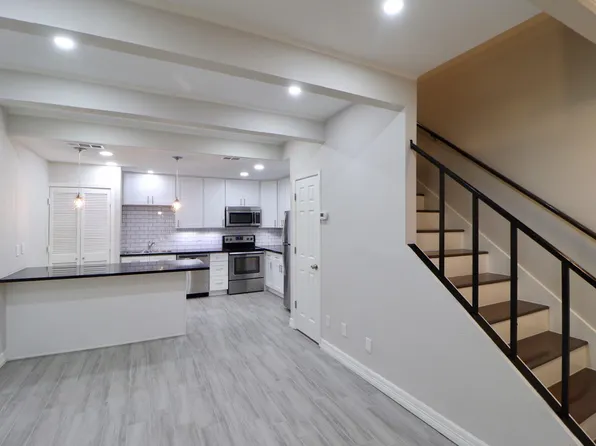 5929 Queensloch Dr APT 116, Houston, TX 77096