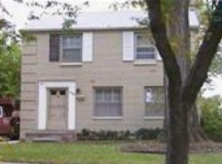 1599 Bournemouth Rd, Grosse Pointe Woods, MI 48236