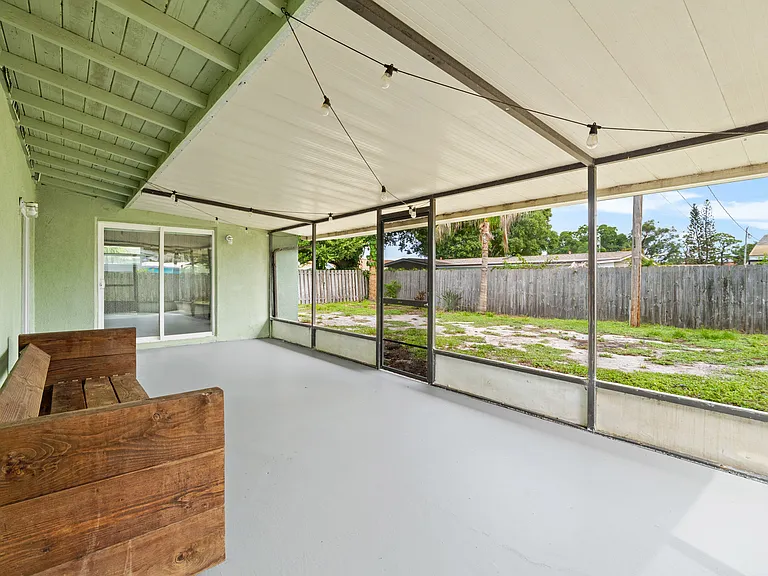 250 Carib Dr — Photo 11