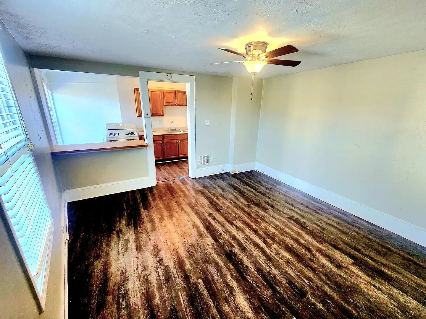 102 Center Ave — Photo 2