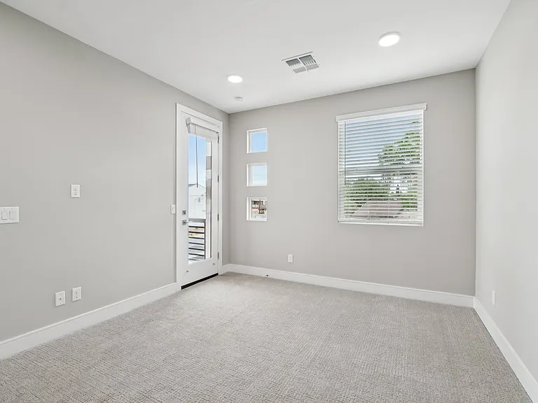 Pasadena Townhomes — Photo 19