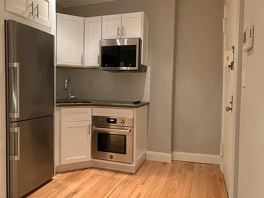 Rented by Compass | media 10