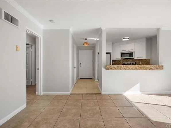 7545 Charmant Dr #1505, San Diego, CA 92122
