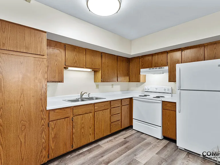 610 Gray St Apartments — Photo 47