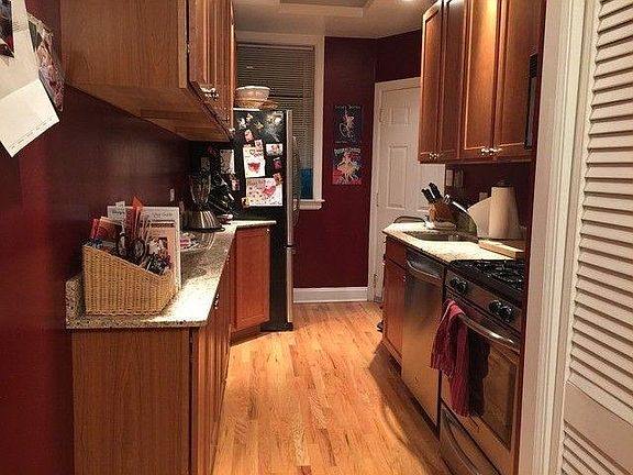 2nd image of 954 W Belle Plaine Ave APT 3E