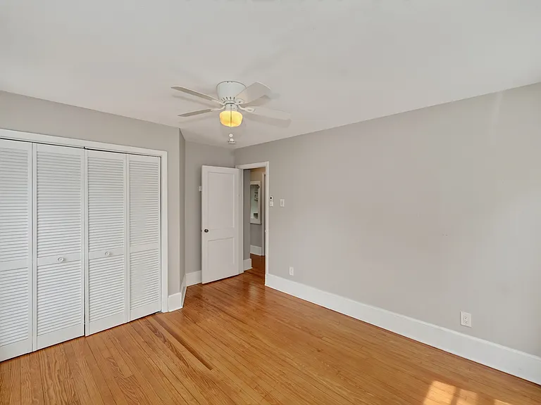 1010 Virginia Dr — Photo 36
